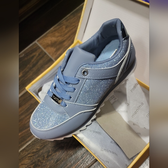 Fashion Sneaker - Picture 3 of 4